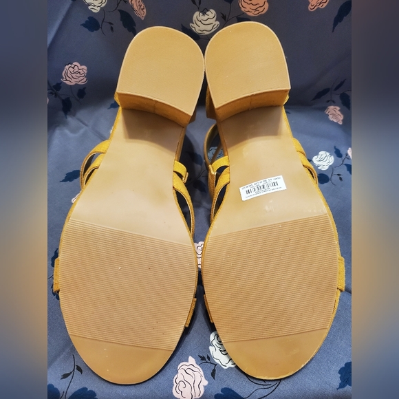 Torrid mustard wrap block heels - Picture 3 of 5